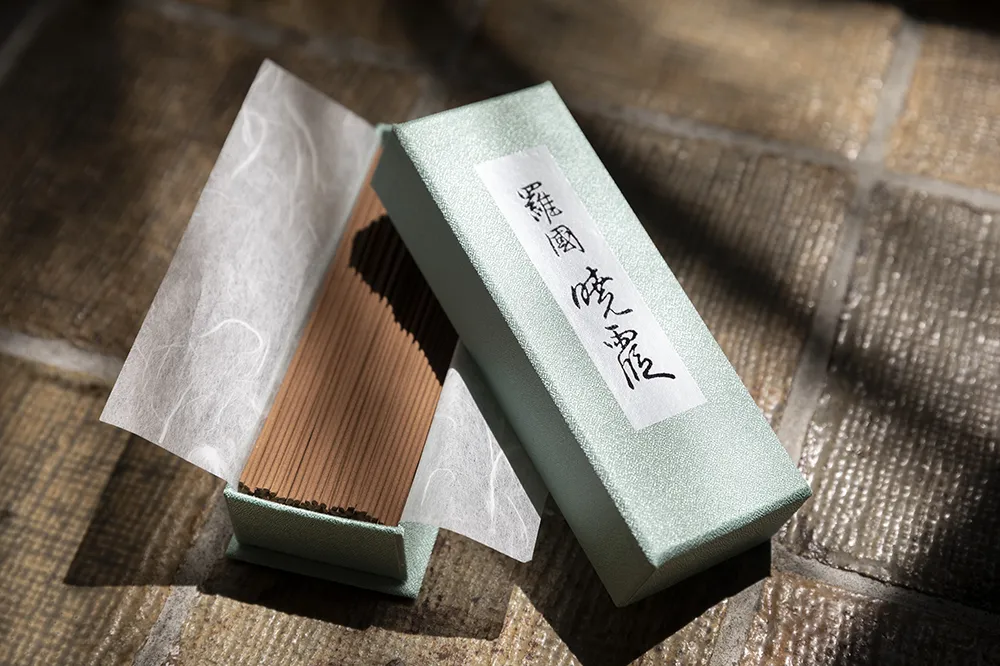 羅國 暁霞　バラ詰