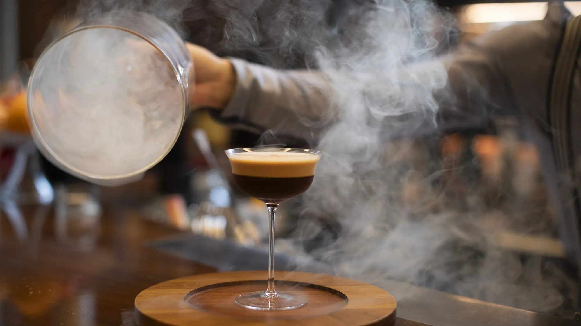 香とくらす 第46回：バッハの愛したコーヒーの香りをカクテルにして。繊細な味と香りの物語が楽しめるホテルのバーへ